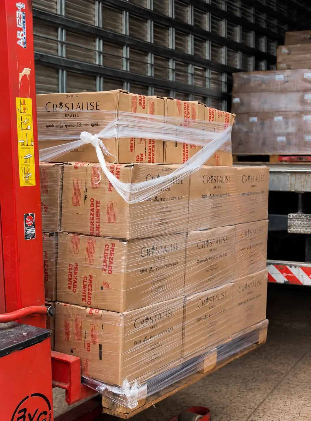 Paletes de caixas Crystalise prontos para envio